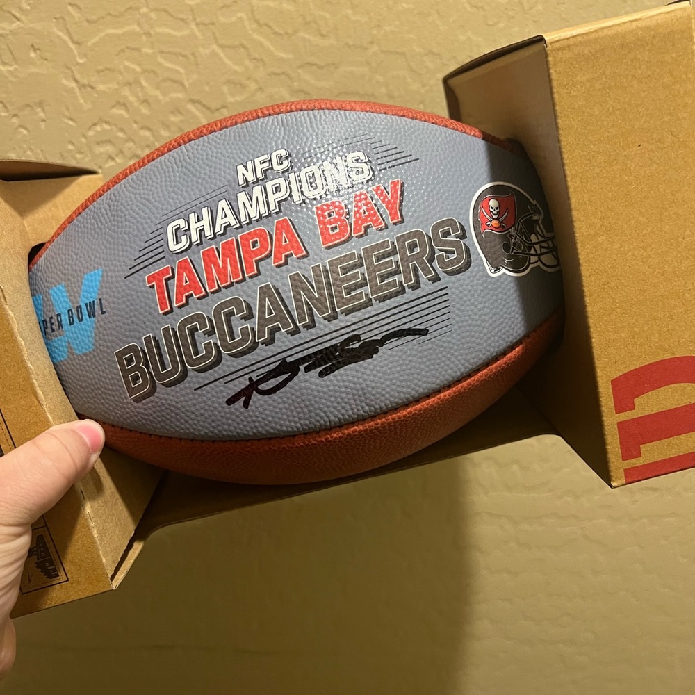 JSA Authenticated Antonio Brown Signed Tampa Bay Buccaneers Football